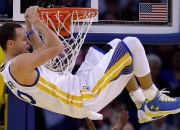 开云在线直播-1.悬念版，曼谷之夜，高卢雄鸡折戟！泰国黑马零封法国，陈雨菲一剑封喉震惊羽坛